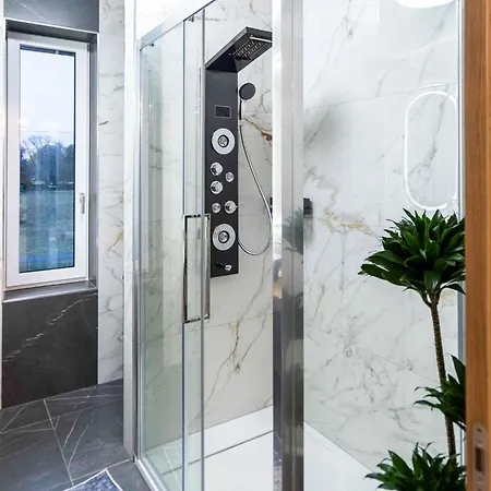 Premium Penthouse *